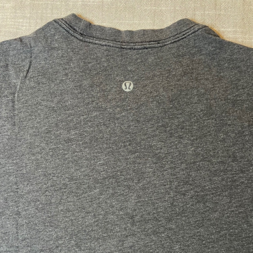 Lululemon Mens Short Sleeve Shirt 2 Pack Grey and White Heather Small - Picture 7 of 12
